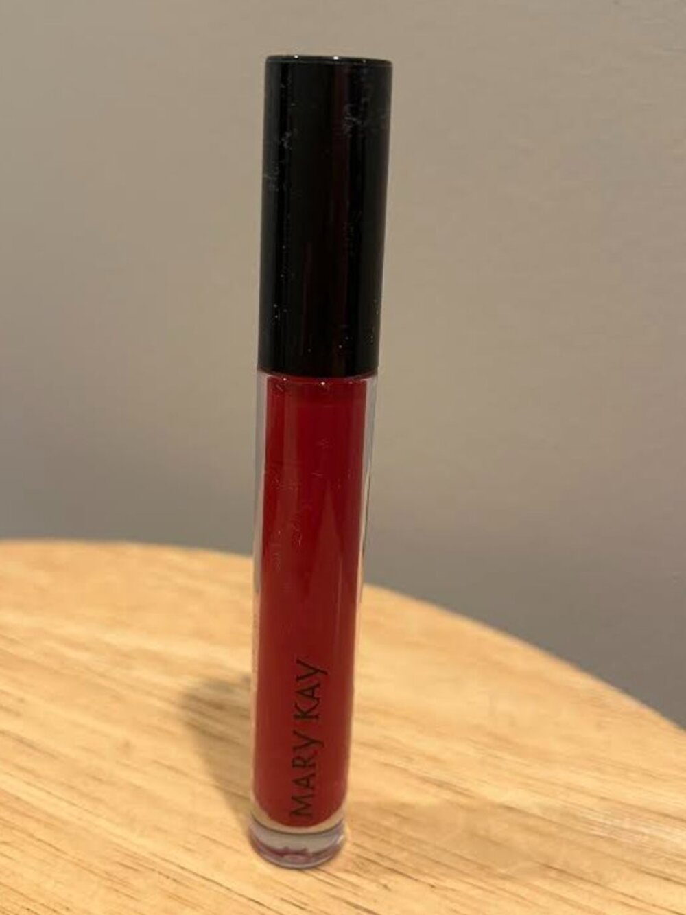 NIB Mary Kay Unlimited Lip Gloss - Berry Delight (Pearl Finish)